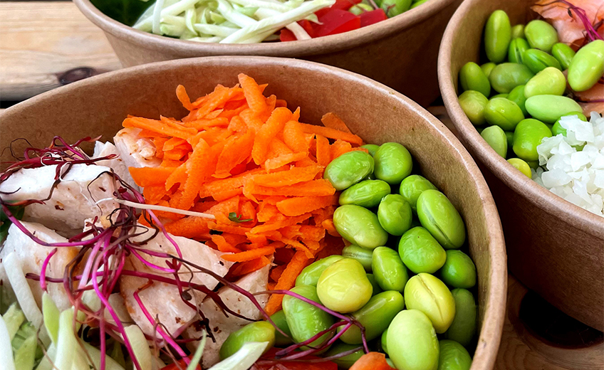 Sunde salater kr. 49,- Sunde og velsmagende salater der findes i 5 forskellige varianter (udvalget kan variere fra dag til dag) – perfekt som frokost derhjemme, på arbejdspladsen eller til at tage med på farten.
